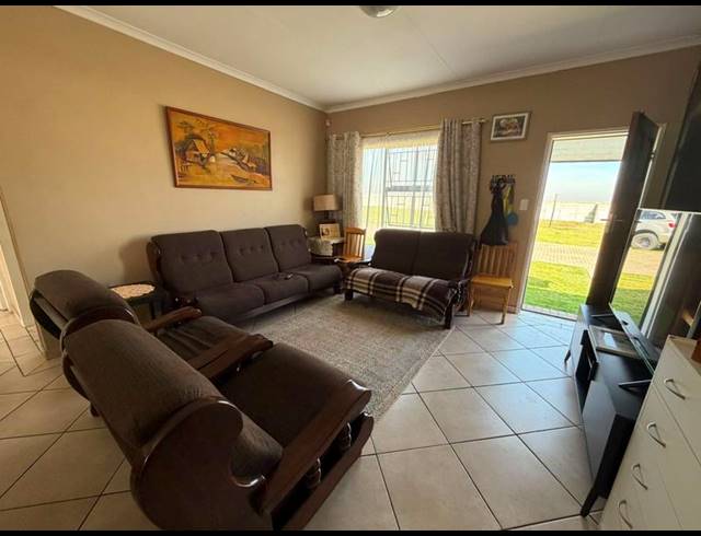 2 BEDROOM TOWNHOUSE FOR SALE IN RIVERSDALE
